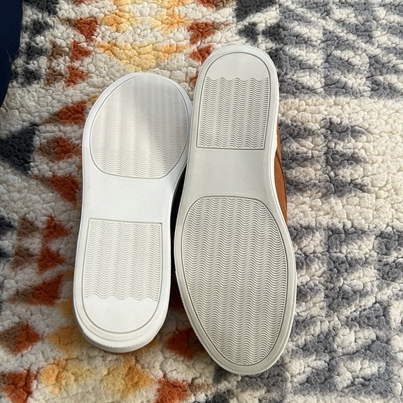 Men’s size 10.5 Alfani tan Spencer slip on shoes. - Picture 6 of 6